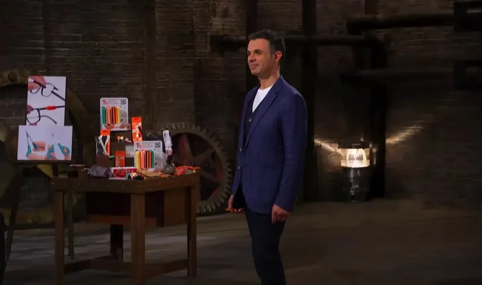 FixIts founder on the set of BBC's Dragons' Den