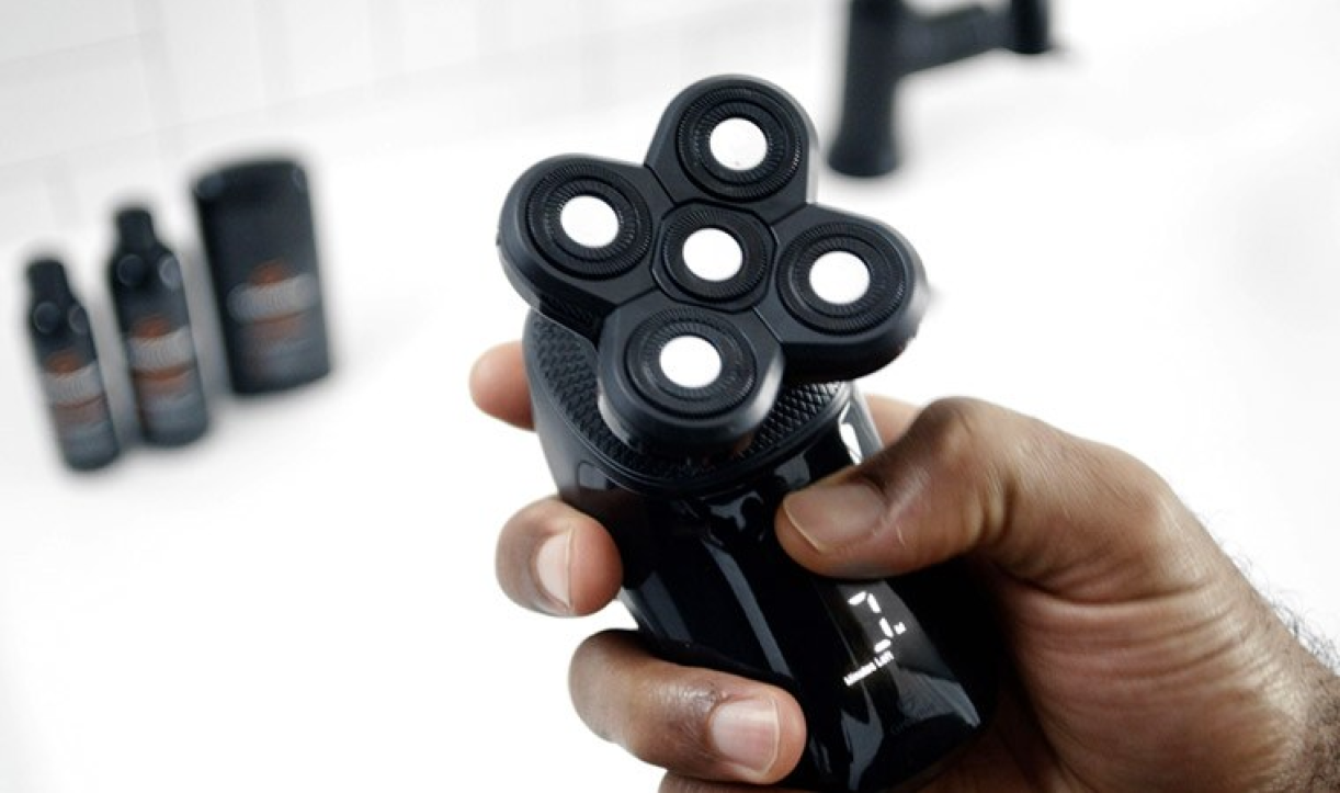 Groomie Shaver: Does This 3-Minute Head Shaver Actually Beat a Razor?
