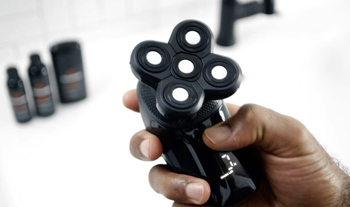 Groomie Shaver Review: Does This 3-Minute Head Shaver Actually Beat a Razor?