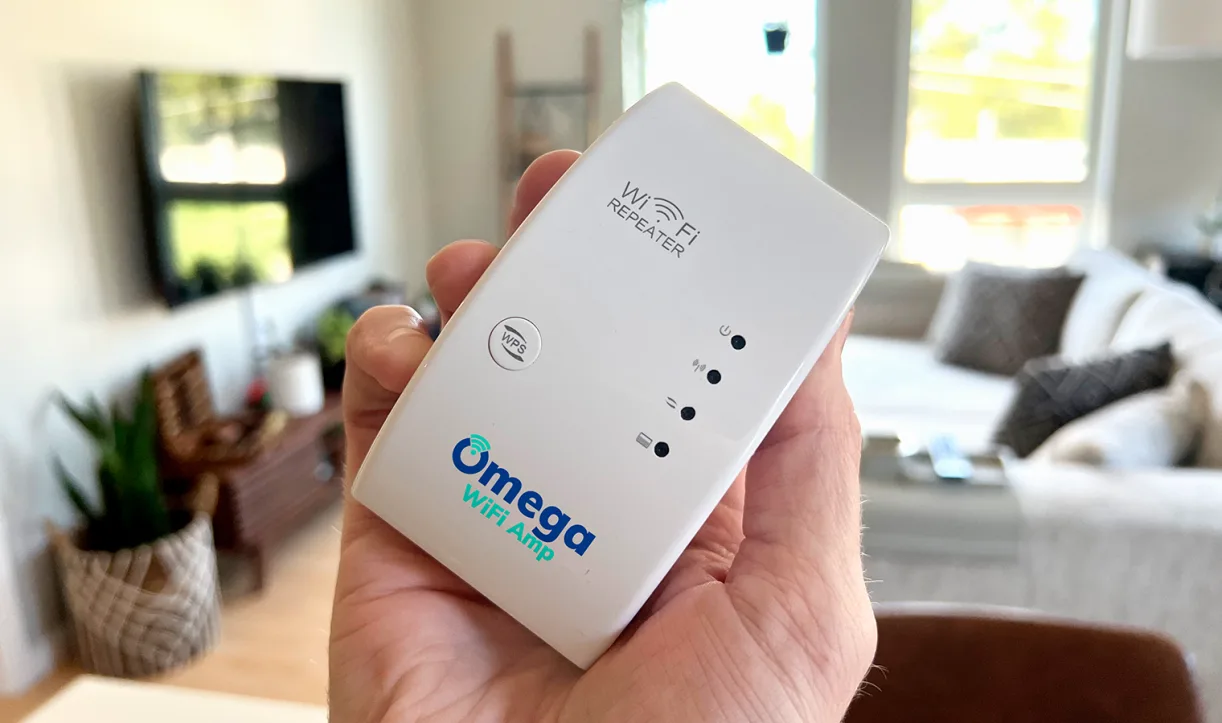 Omega WiFi Amp Review: Can A $50 Plug-In Really Fix Your Dead Zones?
